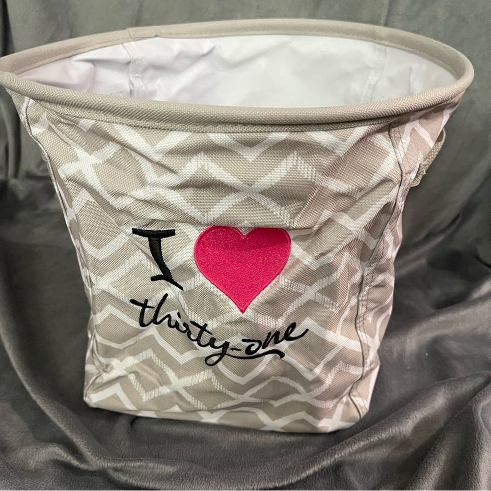 Thirty-One Mini Storage Bin in Dashing Diamond w/ I ❤️ thirty one